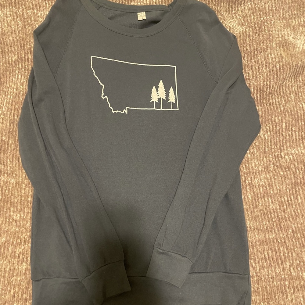 Oversized Montana crew. Size medium